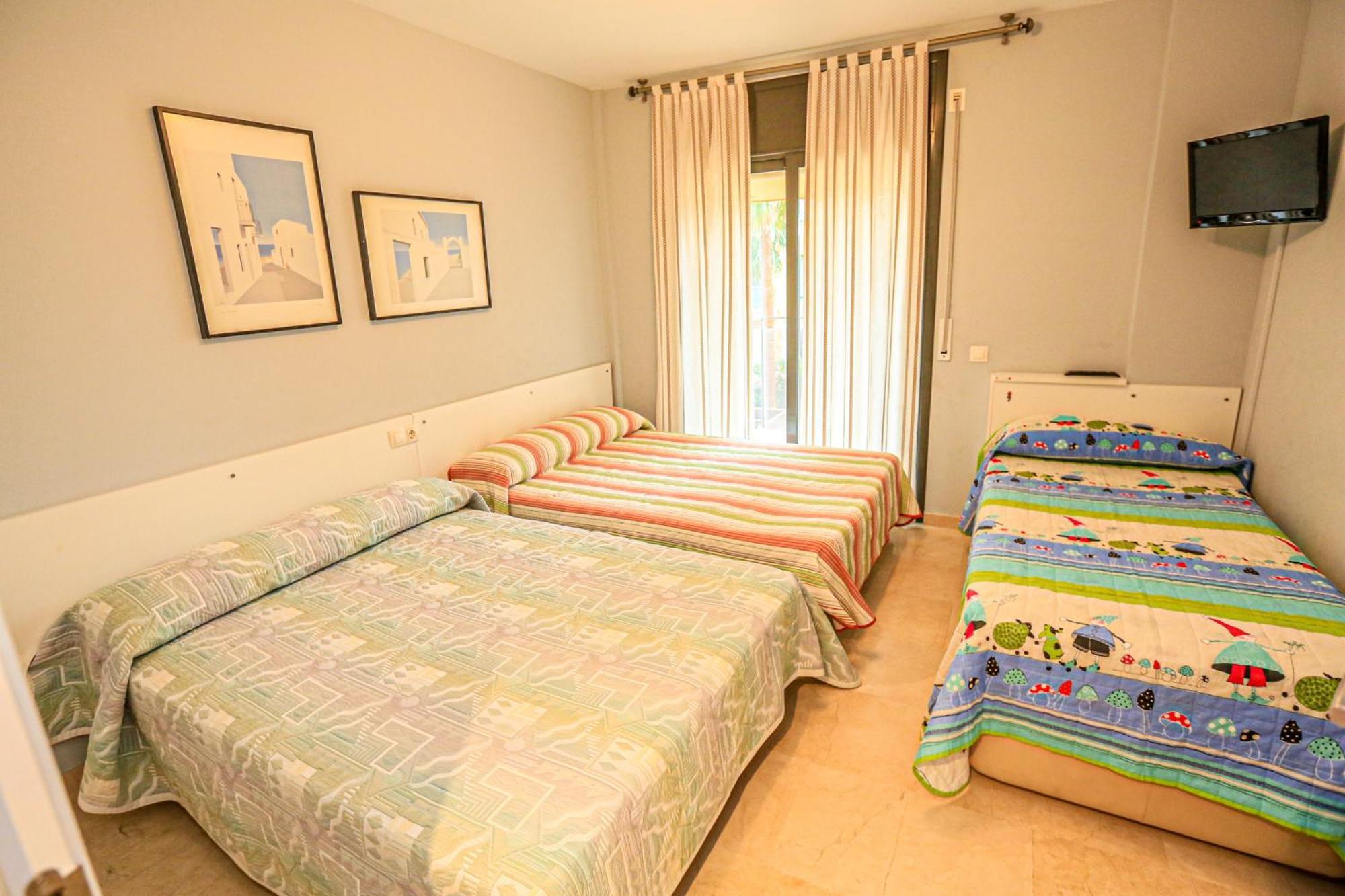 Marina Bjs D - Solo Familias Apartment Cambrils Bagian luar foto